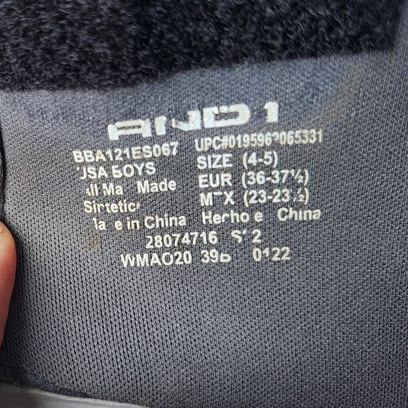 2 Pairs of Slides- Size 4 (Jr) - Picture 4 of 7